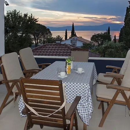 Petra Apartment Njivice