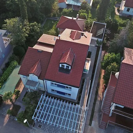 Apartment Petra Njivice