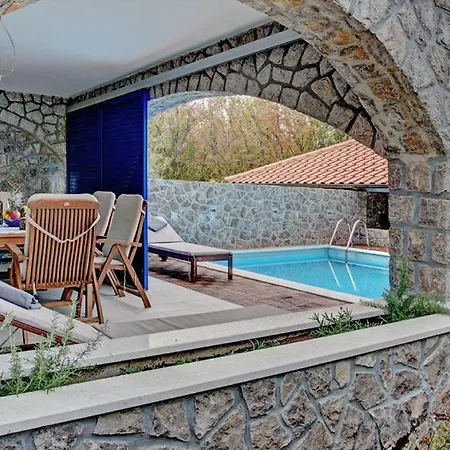 Petra Apartment
